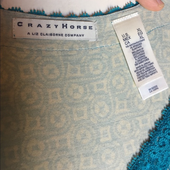 Crazy Horse Blue patterned short sleeve flowy Blouse - XL - Picture 4 of 4